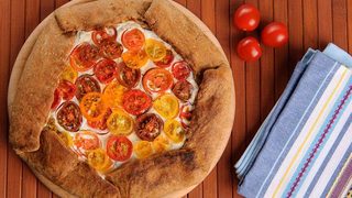 Мартенски галет с рикота и домати