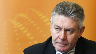Еврокомисар Де Гухт е обвинен във финансови измами