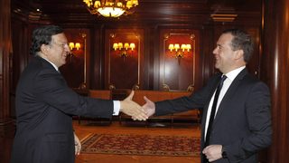 Медведев очаква скорошно опростяване на визовия режим с ЕС за служебни пътувания