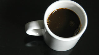 Едно <span class="highlight">висящо</span> еспресо, моля