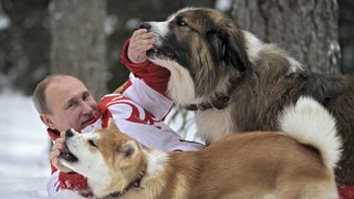 Фотогалерия: Путин с кучето, подарено от Борисов