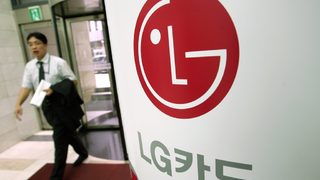 <span class="highlight">LG</span> разработва смартфони с гъвкави дисплеи