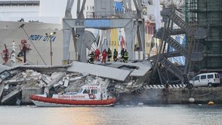 Най-малко трима са загинали при инцидент в пристанището на Генуа