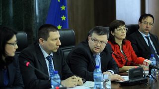 Печатницата в Костинброд е предоставила поне три пъти на институции бюлетини от т.нар. технологичен брак (обобщение)