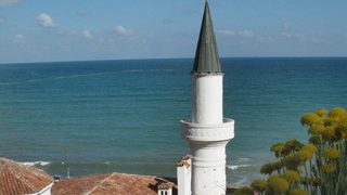 Приключва проектът за укрепване на брега на Балчик