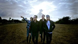 Честър Бенингтън от Linkin Park е новият вокалист на Stone Temple Pilots