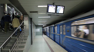 Мъж падна върху релсите на столичното метро (обновена в 22 ч.)