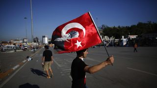 Какво стои зад вълната от народно недоволство в Турция