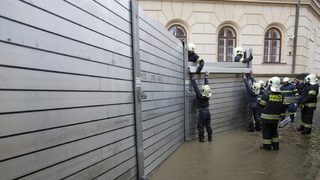 Фотогалерия: Извънредно положение заради наводненията в Чехия