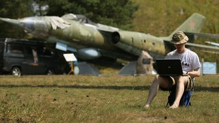Компютърен вирус е инфектирал десетки правителства и индустрии по света