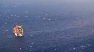 Норвегия разреши на 29 компании да сондират за нефт и газ в Арктика