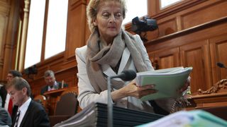 Евелин Видмер-Шлюмпф - самотна дама в мъжкия бастион на финансите на Швейцария