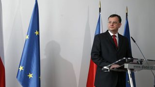 Седмина са обвинени във връзка със скандала, заплашващ чешкия премиер (обновена)