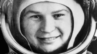 Измина половин век от първия полет на жена в космоса