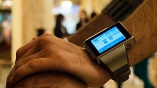 Големите компании изостават от пазара на смарт часовници
