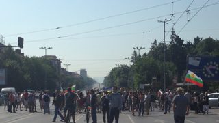 Протестно <span class="highlight">кафе</span> пред парламента и блокада на Орлов мост(хронология)