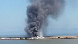 Самолет се разби при кацане в Сан Франциско, поне 1 загина и 10 са тежко ранени