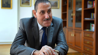 Управляващите се държат горделиво, смята омбудсманът
