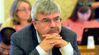 <span class="highlight">Емил</span> <span class="highlight">Хърсев</span>: Протестите пречат на икономиката - те затова се правят