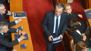 Първите дни на кабинета "Орешарски": невежество или популизъм