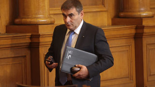 Назначена е проверка за шпионския софтуер FinSpy в сървърите на администрацията