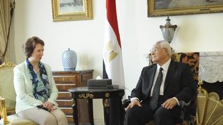 Аштън съжали, че не се е срещнала с Мурси, и поиска освобождаването му