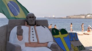 Папа Франциск заминава на историческо посещение в Бразилия
