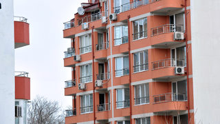 Притиснати от ипотека, 1/4 от продавачите надуват цената на имота