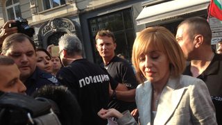Ден 42-и: Мая Манолова в неочаквана среща с протестиращите (хронология)