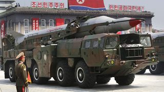 Видео: Пхенян отбеляза 60 години от края на войната с големи тържества и парад