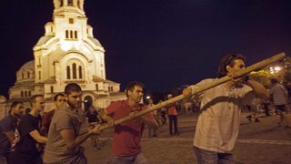 Мария Иванчева в "Гардиън": В България не протестира средна класа