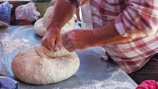 Ваканция с ... месене на хляб