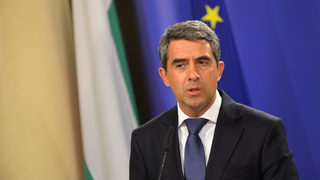 Президентът ще обнародва Закона <span class="highlight">за</span> <span class="highlight">СРС</span>, но ще сезира Конституционния съд