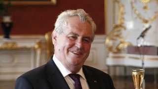 Чешкият президент каза, че ще забави назначаването на нов кабинет