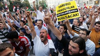 Аштън призова да се отмени извънредното положение в Египет (допълнена)
