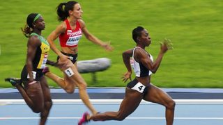 Ивет Лалова остана на 0,01 секунда от финала на 200 метра в Москва