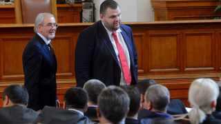 Казусът "Пеевски" се бави заради отпуските и командировките в КС