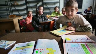 Комбинирана форма на обучение ще бъде вписана в Закона <span class="highlight">за</span> <span class="highlight">народната</span> <span class="highlight">просвета</span>