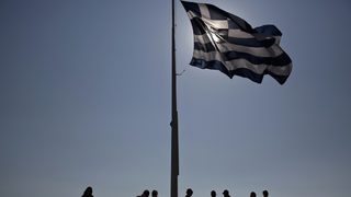 Милиони гърци са заплашени със затвор заради задължения към държавата