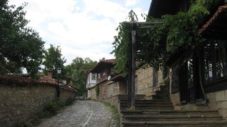 Местните в <span class="highlight">Жеравна</span> протестират срещу строеж на входа на резервата