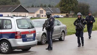 Четирима са убити в преследване на <span class="highlight">бракониер</span> в Австрия