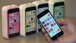Проблем със сигурността на iOS 7 може да даде достъп до снимките на потребителя