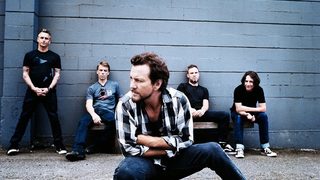 Видео: Pearl Jam повдигат завесата над десетия си албум с баладичен нов сингъл