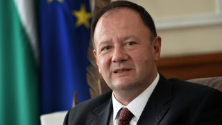 Миков призова депутатите от ГЕРБ да се регистрират на утрешното пленарно заседание