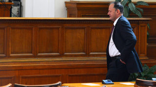 Политолози за парламентарния ден: болшевишка наглост и безумство