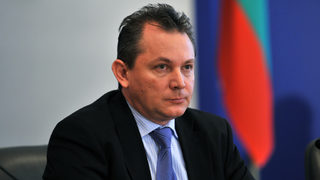 ГЕРБ "трудоустроява" уволнени свои кадри в общински фирми в София