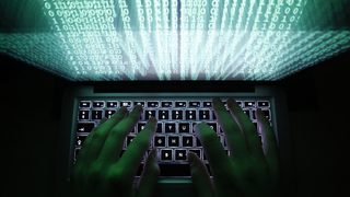 Хакери са атакували хиляди интернет страници чрез слабост в една от най-популярните форумни платформи