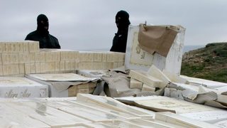 Митничари на Кулата хванаха 48 мастербокса цигари в чешки камион
