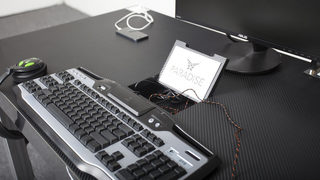 Paradise Desk претендира да е бюрото, за което всеки компютърджия мечтае