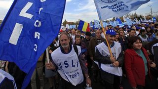 Над 7000 румънски учители протестираха за повече пари за образование